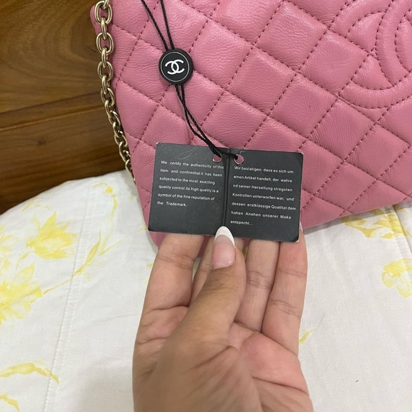 Pink Chanel cavier leather linked chain sling - Picture 5 of 9